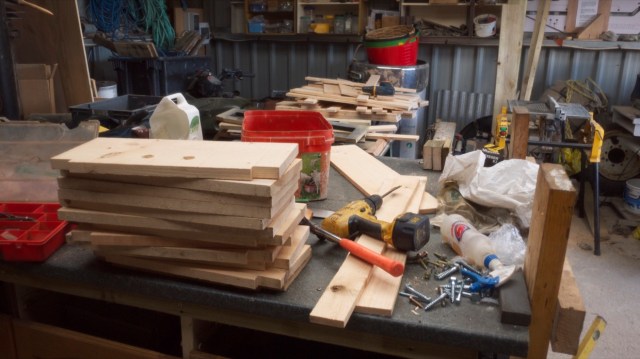 Rona Fish Box Production